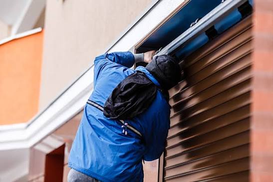 24/7 emergency roller shutter repair