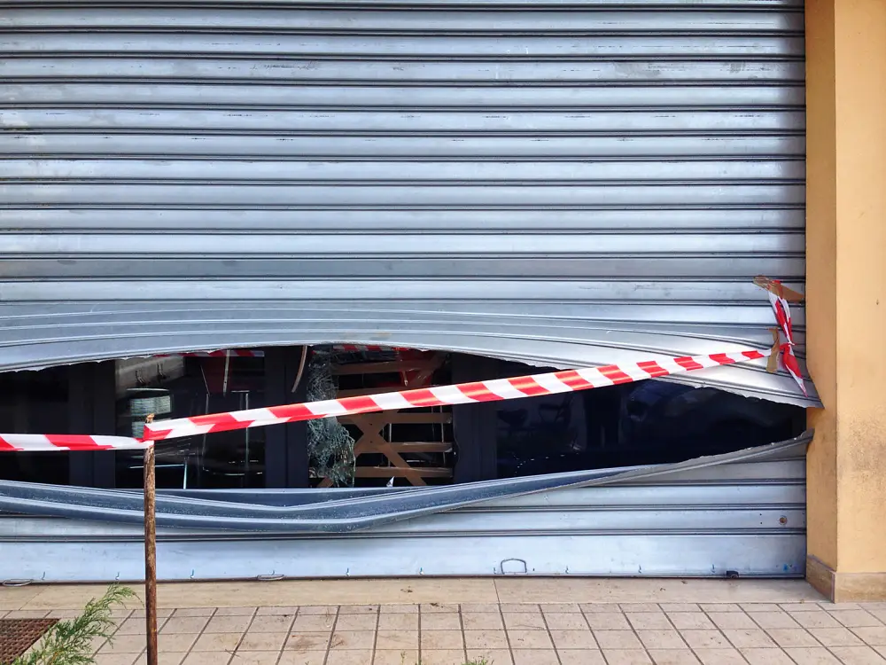 Roller shutter repair work photo